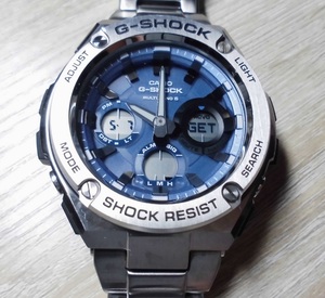 送料３００円～！カシオ ジーショック GST-W110D-2AJF 電波ソーラー 青文字盤 ジースチール メタルバンド CASIO G-SHOCK G-STEEL