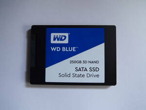 WD BLUE SSD 250GB SATA 2.5インチ　　中古