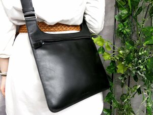 ●超美品●PRADA プラダ●メンズ●ロゴ型押し●カーフ レザー 本革●ショルダー バッグ●黒●SV金具●斜め掛け●ヴィンテージ●Js46338