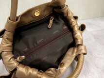 ●超美品●LOEWE ロエベ●アナグラム●アイレ●ナッパ レザー 本革●ハンド バッグ●ゴールド●腕掛け●B5 収納●書類 かばん●Js46558_画像9