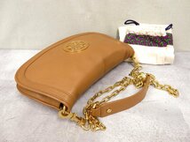 ●超美品●TORY BURCH トリーバーチ●アマンダ●レザー 本革●チェーン ショルダー バッグ●キャメル●ゴールド金具●斜め掛け●Js46784_画像4