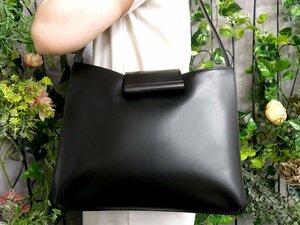 ●超美品●GIVENCHY ジバンシィ●ロゴプレート●カーフ レザー 本革●ショルダー バッグ●黒●肩掛け●B5 収納●書類 かばん●Js47217