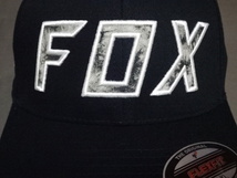 USA購入 激レア 人気サーフ サイクル モーターサイクル系人気ブランド 【FOX】フォックス ロゴ刺繍入りキャップ ブラック _画像2