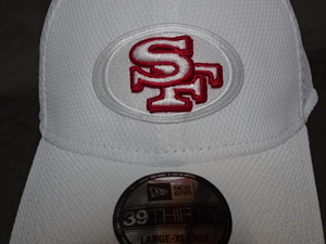 USA購入【NEWERA】【39THIRTY】NFLアメフト サンフランシスコ フォーティナイナーズ【San Francisco 49ers】ロゴ刺繍入りキャップ(L-XL)白