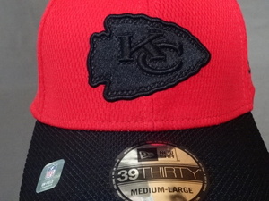 USA購入【NEWERA】【39THIRTY】 NFLアメフト カンザスシティ チーフス【Kansas City Chiefs】ロゴ刺繍入りキャップ 赤黒(M-L)