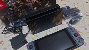 ニンテンドー Switch 新型 バッテリー拡張版 モンハンライズ仕様　箱付き 動作良好品 傷少なめ　グリップ、ストラップ、ドック、アダプター