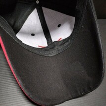 ● ヤンマー「YANMAR 　キャップ」刺繍 帽子　黒系　つば赤ライン　ロゴ_画像8