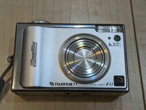 FUJIFILM FinePix F11 動作品 光学ズーム 630万画素 予備バッテリ付 コンパクトデジカメ デジタルカメラ 富士フイルム