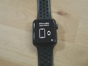 Apple Watch Series 3 GPSモデル 42mm スペースグレイアルミニウムケースとブラックスポーツバンド