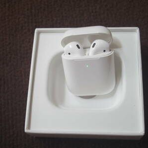 AirPods（第2世代） with Charging Case MV7N2J/Aの画像2