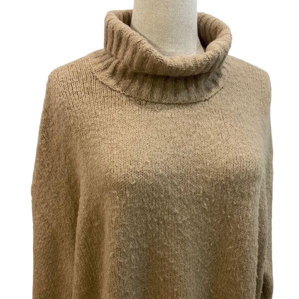 【E hyphen world Gallery】 ハイネックルーズプルオーバー 長袖 ベージュ トップス F