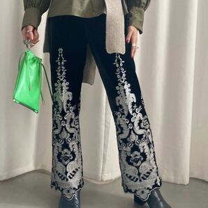 Ameri VINTAGE アメリヴィンテージUND FLOWER EMBROIDERY VELOUR PANTS ベロアパンツ