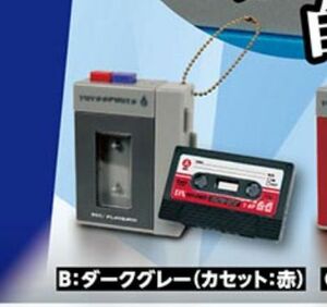 【即決】 ダークグレー(カセット：赤)　本当に録音再生！レトロminiポータブルプレイヤーマスコット　トイズスピリッツ　ガチャ