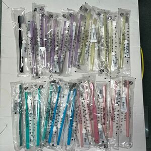 使い捨て歯ブラシ　24本　歯磨き粉つき　新品・未使用　使い捨てひげ剃りに交換可能　クーポンご利用で200円OFF