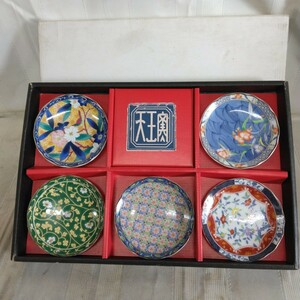 [ Arita .] Tenno kiln . change small plate 6 pieces set overglaze enamels flower .... plate Japanese-style tableware Japanese style interior collection 