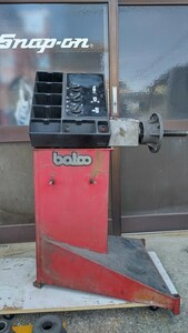 商品 BALCO ホイールバランサー930　手回し式100v 電源、コーンアタッチメント付属 、引き取り限定です。