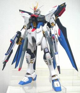 S:1/100 バンダイ MG 機動戦士ガンダムSEED DESTINY ZGMF-X20A ストライクフリーダムガンダム 完成品 