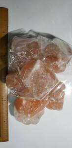 ヒマラヤのピンク岩塩（天然温泉より良い）浄化・入浴に　大き目８～１０センチ塊★２ｋｇ格安★