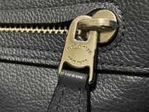 極美品 COACH コーチ レザーバッグ ショルダーバッグ ワンショルダー 肩掛け 斜め掛け メンズ ネイビー 収納力◎ 通勤 通学 普段使い_画像4