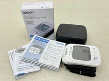 【ほぼ未使用】OMRON オムロン 手首式血圧計 HEM-6231T2-JE ホワイト Bluetooth 自動電子血圧計 取説/元箱付き_画像1