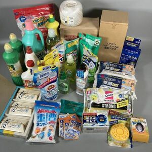 C3-221　日用品 清掃 掃除 洗剤 食器用 重曹 カビキラー サンポール エアコンクリーナー など まとめ 計約14.5kg 中古品