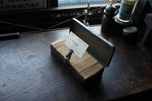 NEW ENGRISH CARD 鉄缶入り英単語カード 東京研究社