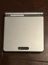 Nintendo GAME BOY Advance SP シルバー 美品 ソフト4本サービス特典_画像1