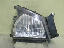 中古 タイタン PB-LKR81A 右ヘッドランプASSY 4HL1 110-21819 8-97365-162-6_画像1