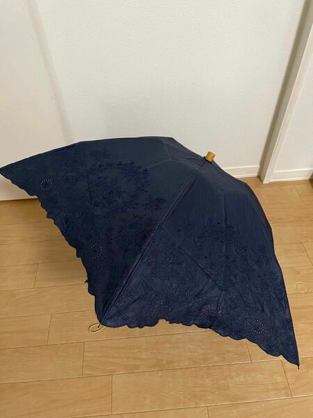 レース　紺　ネイビー　折りたたみ　日傘　UV 三越にて購入　オーロラ 折りたたみ傘