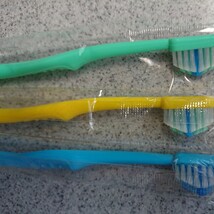 正規品＊奇跡の歯ブラシ SP 最新バージョン３本・歯ブラシとタフトが一体化 ピラミッド形状が効率的に汚れを落とす ショップチャンネル _画像2
