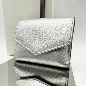 美品● Maison Margiela メゾンマルジェラ 三つ折り財布 シルバー エンベロープ カレンダーロゴ レディース