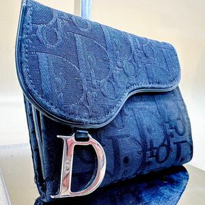 美品● Christian Dior クリスチャンディオール 三つ折り財布 ブラック キャンバス Dロゴ レディース コンパクトウォレット チャーム