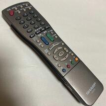 M8207 返品可　動作品　清掃済み　SHARP シャープ AQUOS テレビリモコン GA337WJSA_画像1