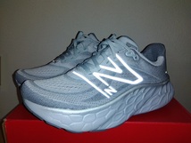 ニューバランス new balance フレッシュ フォーム モア Fresh Foam X More v4 ライトグレー 27cm2E 送料込みです_画像1