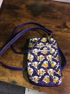  smartphone pouch Donald daisy used shoulder Disney store 