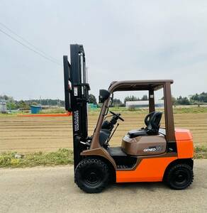  Toyota 2 ton forklift &TOYOTA 2 ton FORKLIFT &2000KG&7FG-20& manual & gasoline & hour 1801& used 