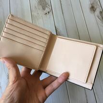 新作品 黒　ハンドメイド 新品 ブライドレザー ヌメ革　本革 メンズ ラウンドファスナー 二つ折り財布/小銭入れあり 人気商品_画像4