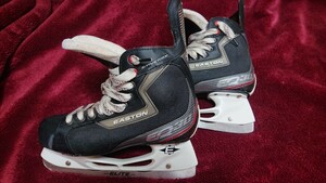  East nEQ30 ice hockey shoes 