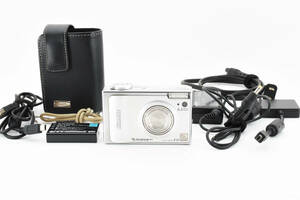 ★極上美品★フジフイルムFUJIFILM　FinePix F10 デジカメ コンパクトカメラ コンデジ SUPER CCD ケース　付属品あり#366