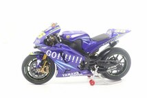 【ト足】TAMIYA タミヤ 1/12 YAMAHA ヤマハ YZR-M1 '04 #46 バレンティーノ・ロッシ 2004年ワールドチャンピオン CC494CAA48_画像1