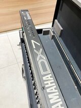 【え沖】MD000BOD14 YAMAHA ヤマハ シンセサイザー 初代 DX7 ハードケース付き キーボード_画像3