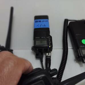 アイコム無線 マリンＶＨＦ帯 ＩＣー7Ｊ ２台 充電器セット（鳴き合せ済み）の画像4