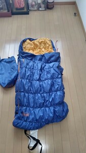  寝袋 シュラフ キャンプ　ツーリング　登山　縦走　車中泊　モンベル　バロウバッグに似た伸縮性の封筒型　春～秋　コールマン　