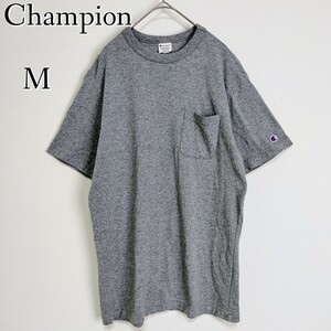 【定番】Champion チャンピオン☆ワッペンロゴ付Tシャツ　M　Gray グレー 灰色　胸ポケット　半袖　コットン　クルーネック　無地　メンズ