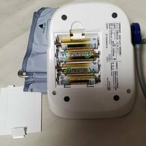 OMRON オムロン 自動電子血圧計 HEM-8721　電池付き　動作確認済み　匿名発送_画像6