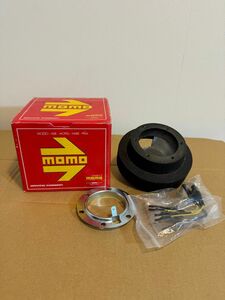 momo ハンドル　ボス　未使用品　箱スレあり　BMW E85 品番12111112012 品番で適合確認お願い致します　　