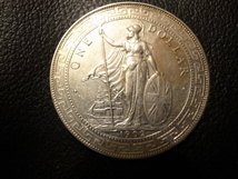 ③イギリス 香港貿易銀 1ドル銀貨 ONE ＤＯＬＬＡＲ 壹圓 1902年 直径39.mm　厚さ2.3mm～　 26.88g_画像1