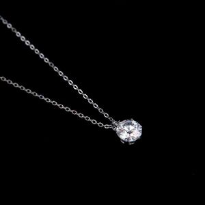 モアサナイト 0.8ct　サージカルステンレス　ペンダントネックレス　アジャスターチェン仕様