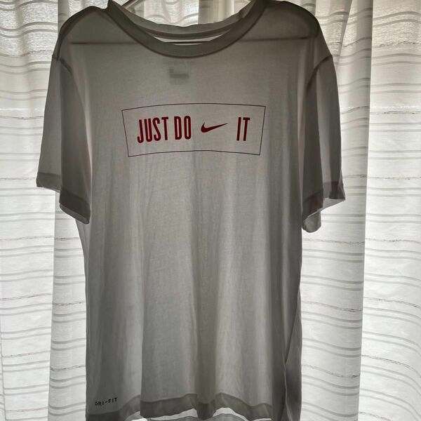 NIKE　Tシャツ　M