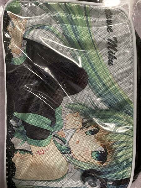 初音ミク　エナメルバッグ　縦20cm×横30cm×厚み5cm